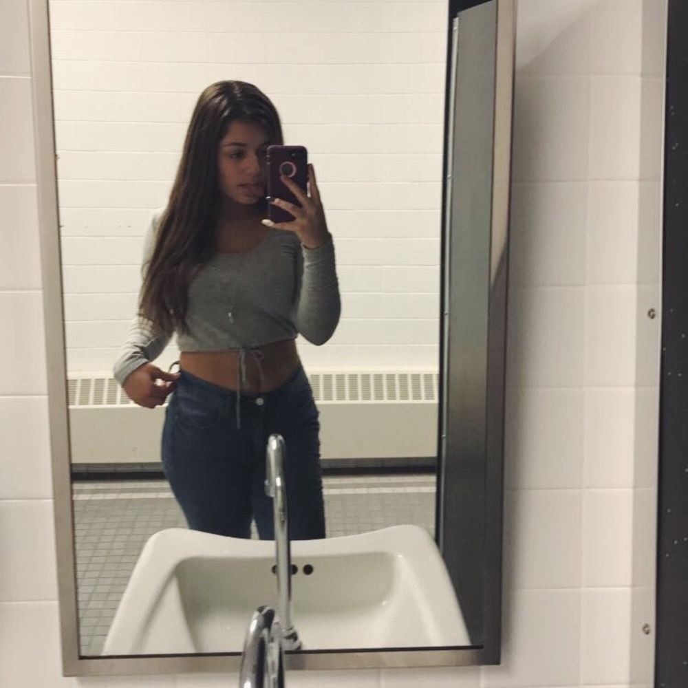 garage front tied crop top